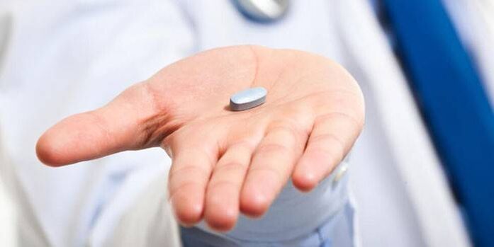 Les antibiotiques sont prescrits par un médecin comme base pour le traitement de la prostatite aiguë chez les hommes
