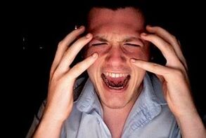 Le stress et la surcharge dans la vie d'un homme provoquent le développement de la prostatite
